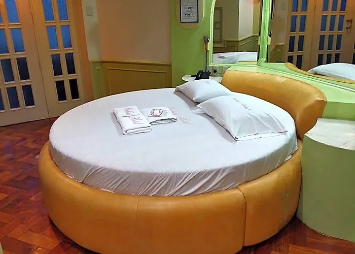 Hotel Orchids Drive Manila